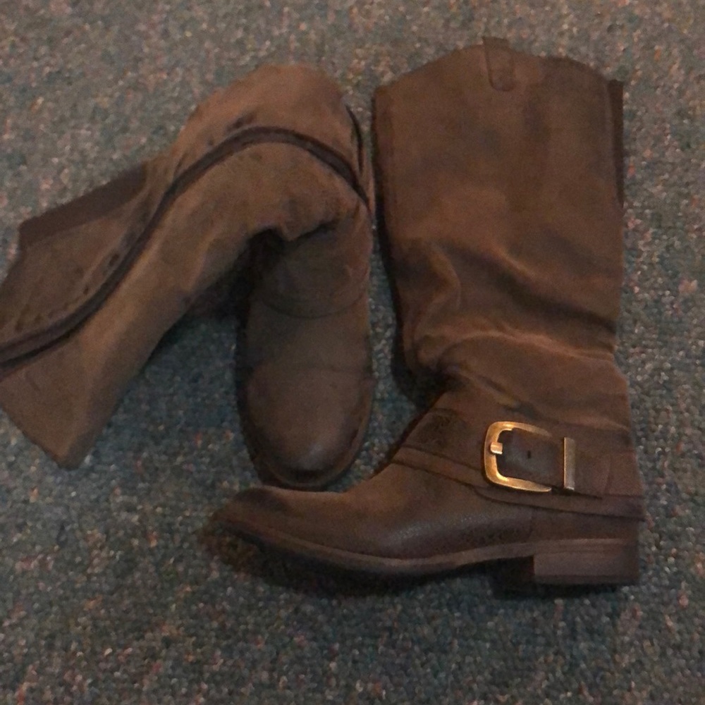 Fashionable boots